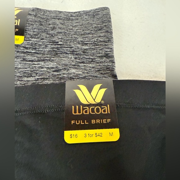 2 pair Wacoal Full Brief Panties. Size Medium - Picture 2 of 3